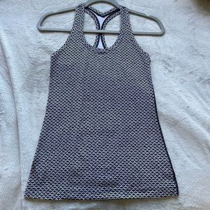 Black and white Lululemon size 4 to 6 workout top